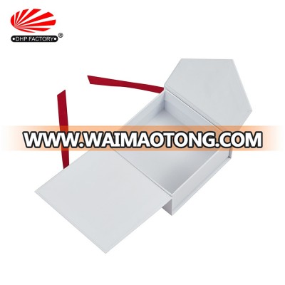 White Printing Rigid Cardboard Gift Packaging Ribbon Closure Custom Luxury Magnetic Gift Box